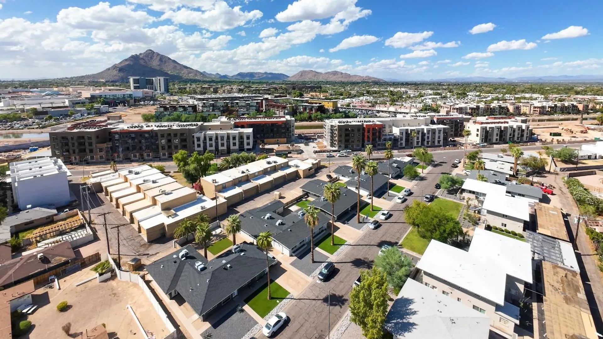 Glimmer - 2 Unit Combo - Sleeps 8 - In Old Town Scottsdale